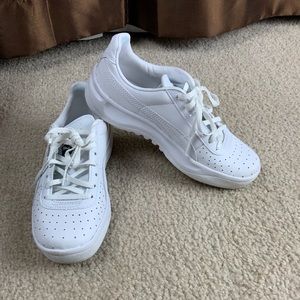 Big Kids White Puma Sneaker